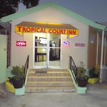Tropical Court Inn New Kingston Ngoại thất bức ảnh