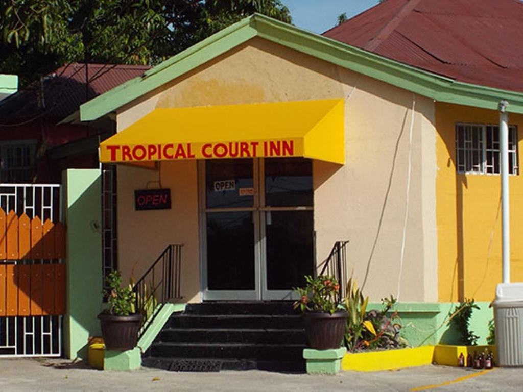Tropical Court Inn New Kingston Ngoại thất bức ảnh