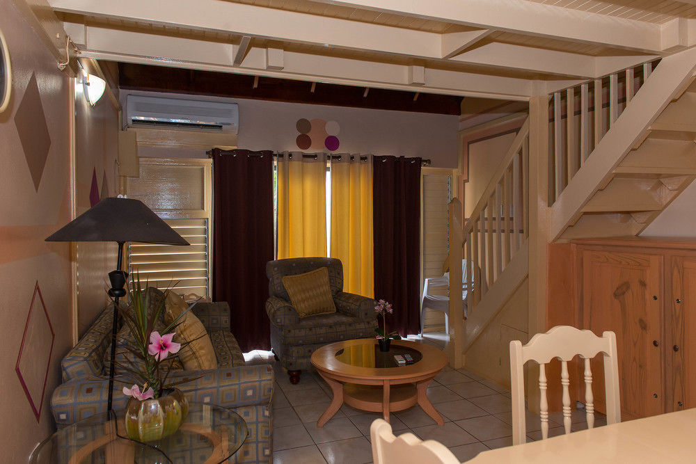 Tropical Court Inn New Kingston Ngoại thất bức ảnh